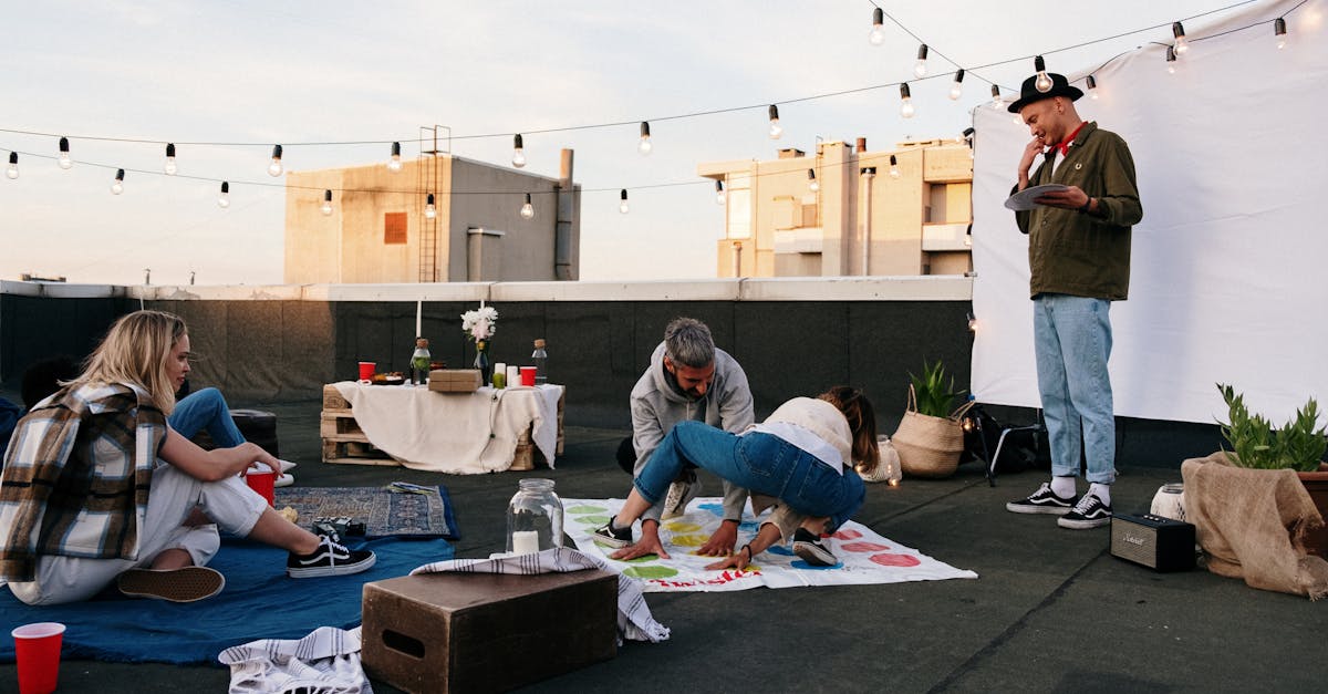 Odkryj nasz wspólny gîte, przestrzeń do towarzyskości i dzielenia się, idealną na pobyt grupowy. Ciesz się wygodnym zakwaterowaniem w sercu natury, z nowoczesnymi udogodnieniami i ciepłym otoczeniem. Idealne na rodzinne wakacje, rekolekcje lub specjalne wydarzenia.