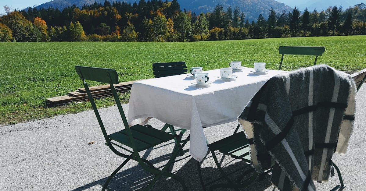 Fanny Savoldelli, była nauczycielka języka hiszpańskiego, która została rzemieślniczką produkującą mydła, reprezentuje uzupełniający aspekt tej farmy. Jej bogate doświadczenie, bogate w szczerą miłość do natury i lokalnych produktów, doprowadziło ją do stworzenia własnej linii certyfikowanych organicznych mydeł. Po trzech latach testów i eksperymentów w swoim małym laboratorium w farmie Genty opracowała unikalne produkty łączące organiczne oleje roślinne, miód, mleko owcze i lokalne ekstrakty roślinne, takie jak wysokooleinowy słonecznik i babka lancetowata.