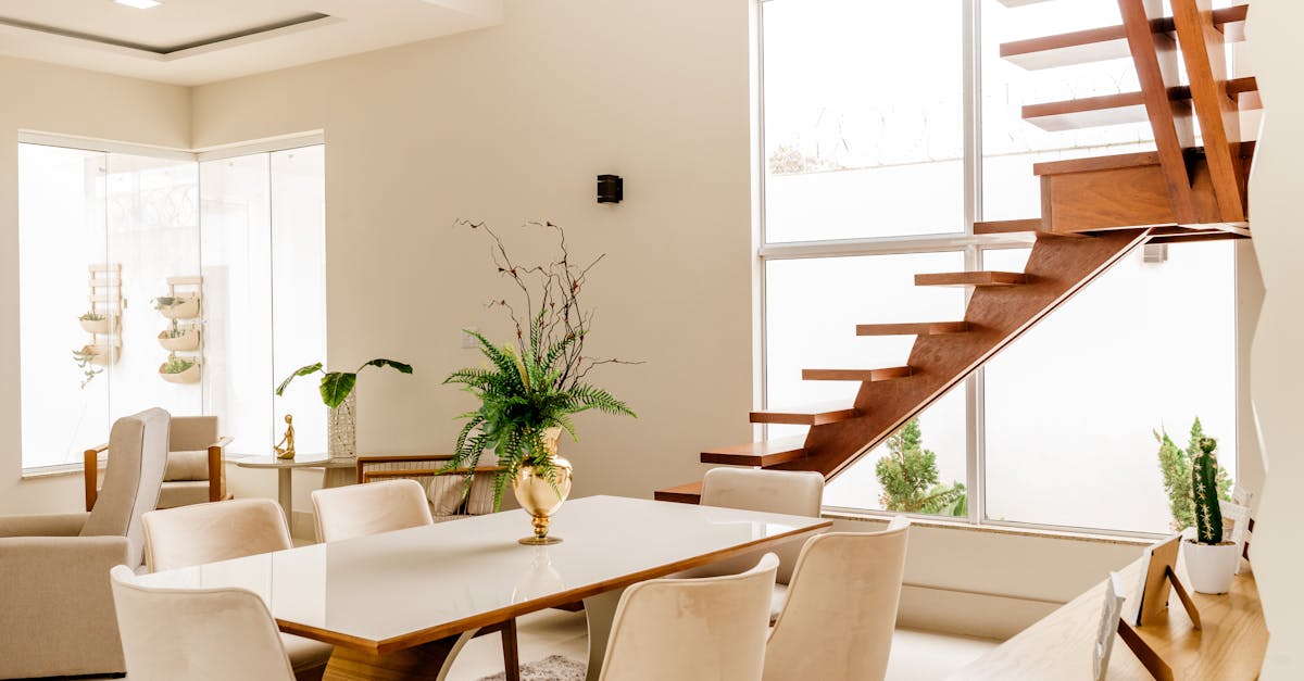 Descubra acomodações inusitadas que se destacarão da multidão! Seja em casas na árvore, bolhas transparentes ou casas sobre a água, desfrute de uma experiência única e memorável em meio à natureza. Embarque em uma aventura em lugares extraordinários que iluminarão suas escapadas.