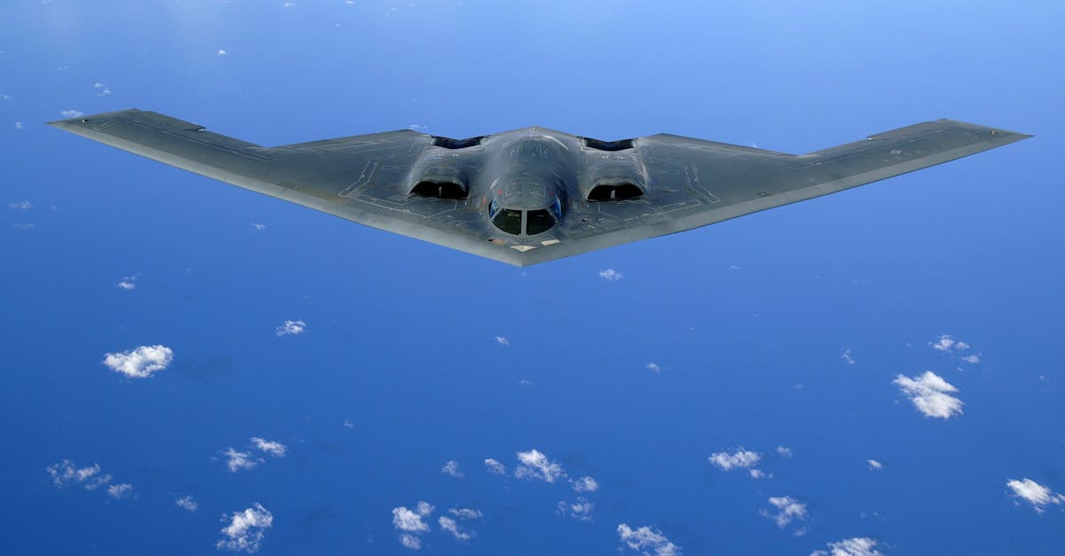 Odkryj fascynujący świat Sił Powietrznych, gdzie innowacje technologiczne, strategia wojskowa i poświęcenie lotników łączą się, aby chronić naszą przestrzeń powietrzną. Zanurz się w historii, misjach i wyzwaniach Sił Powietrznych.