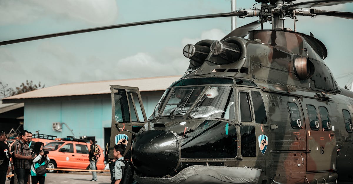 ✈️ Odkryj historię lotnictwa, latając zabytkowymi samolotami lub oglądając wystawy sprzętu lotniczego