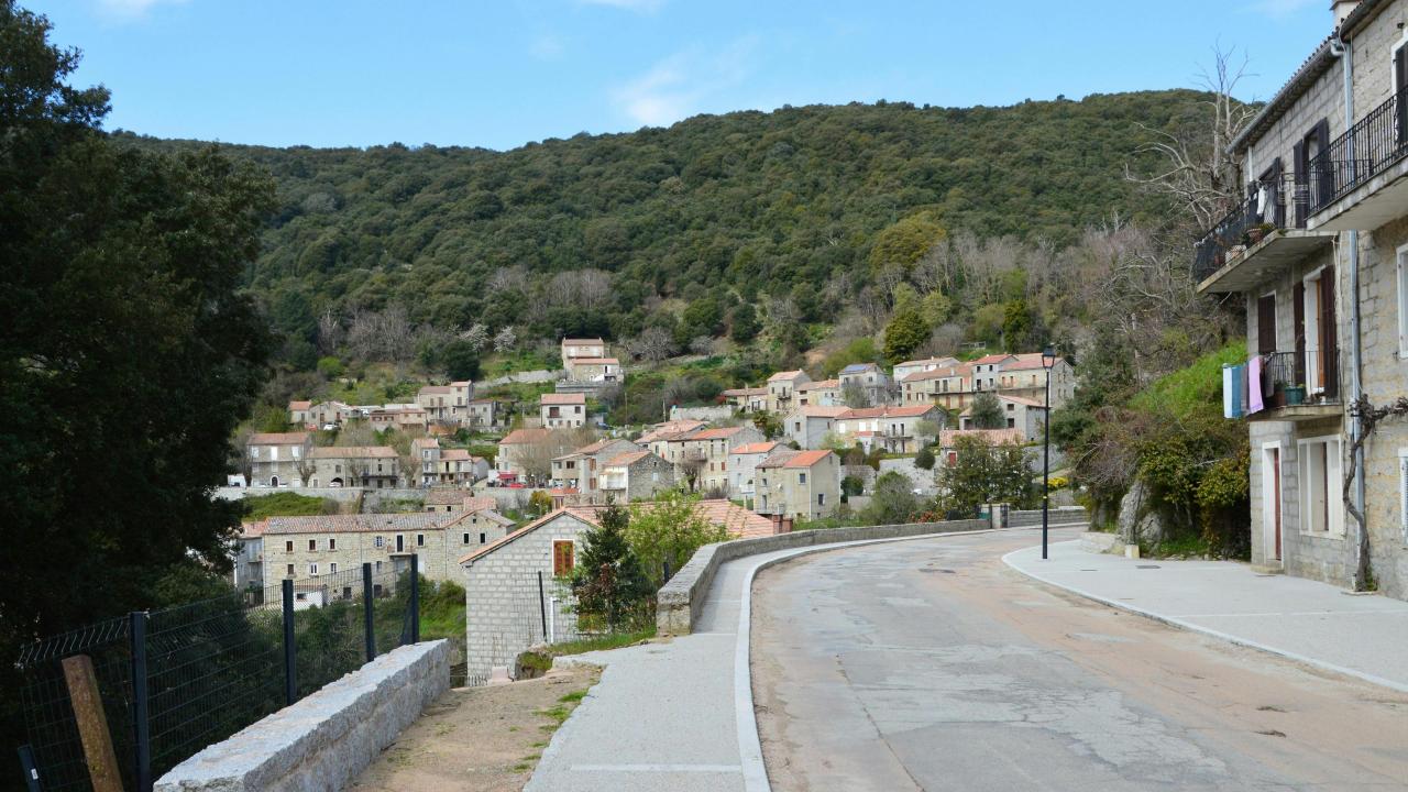 village stone houses valley southern france